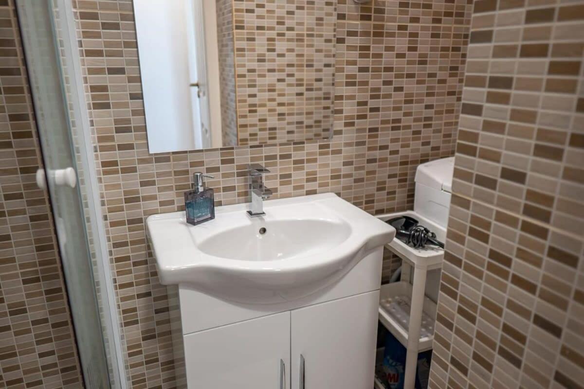 Chic Flat With River View Apartamento Budapeste