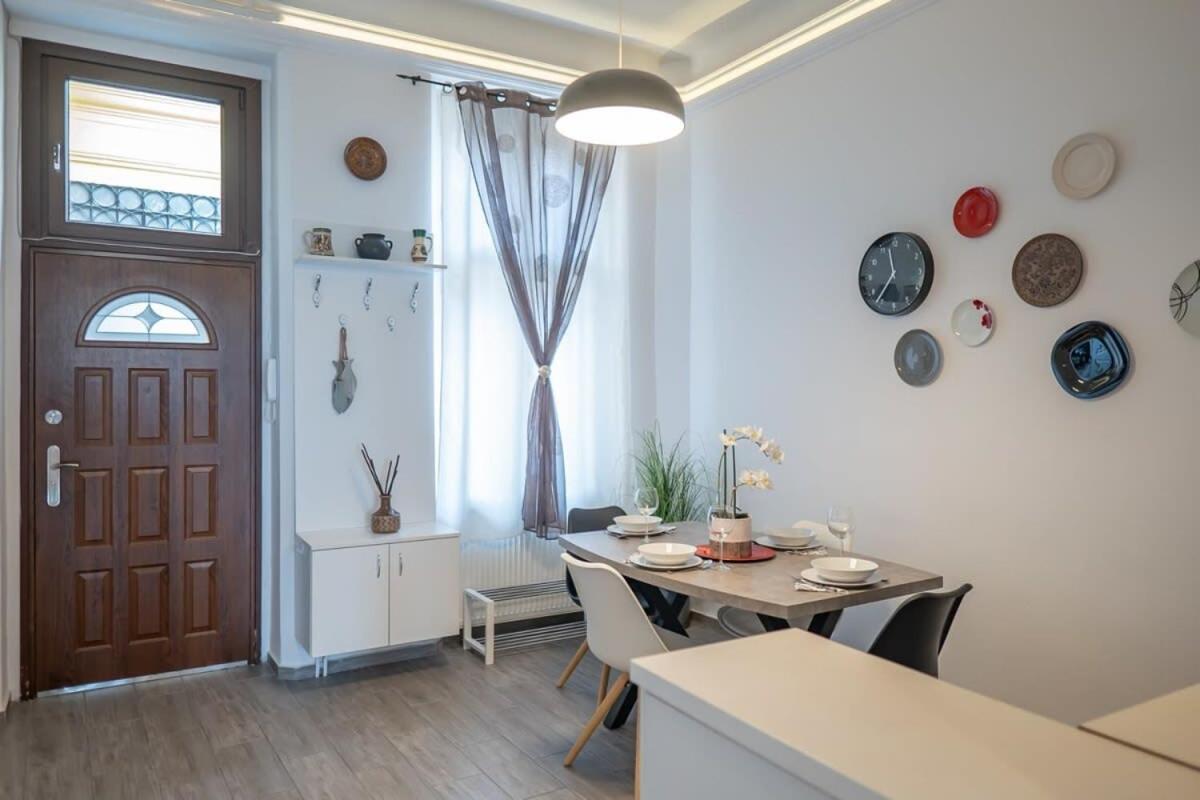 Chic Flat With River View * Budapeste